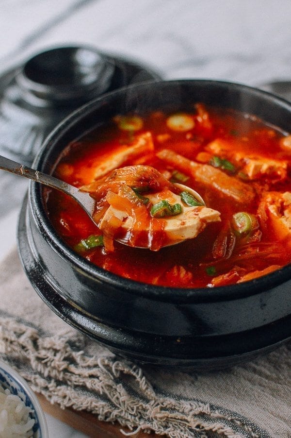 Winter Recipe: Easy Kimchi Stew (김치 찌개)