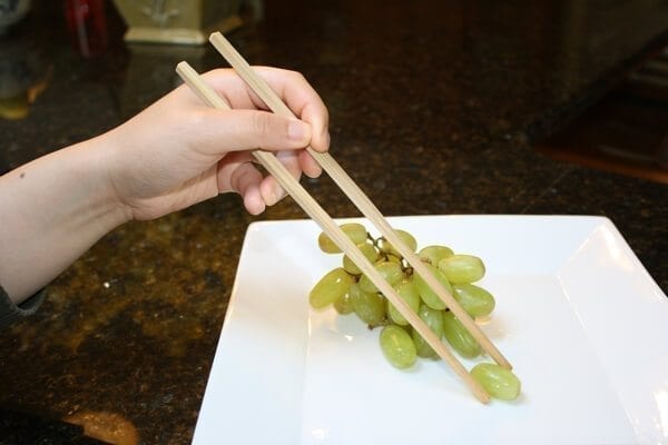 how-to-use-chopsticks-6