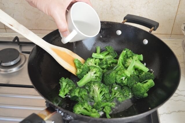 broccoli garlic stir-fry