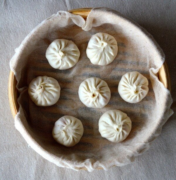 How to Make Soup Dumplings (小笼包, Xiaolongbao)