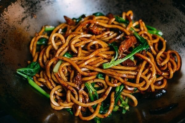 Shanghai Fried Noodles (Cu Chao Mian) - The Woks of Life