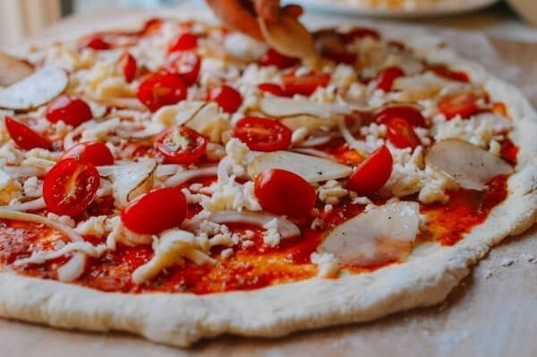 Veggie Pizza, by thewoksoflife.com