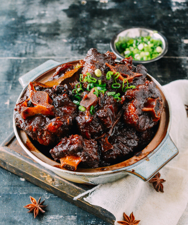 Chinese Braised Oxtail Stew