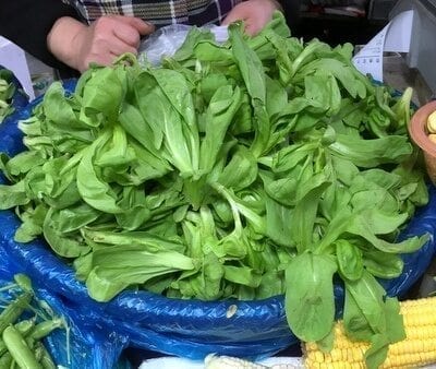 Chinese Vegetables: tong ho - large leaf, by thewoksoflife.com