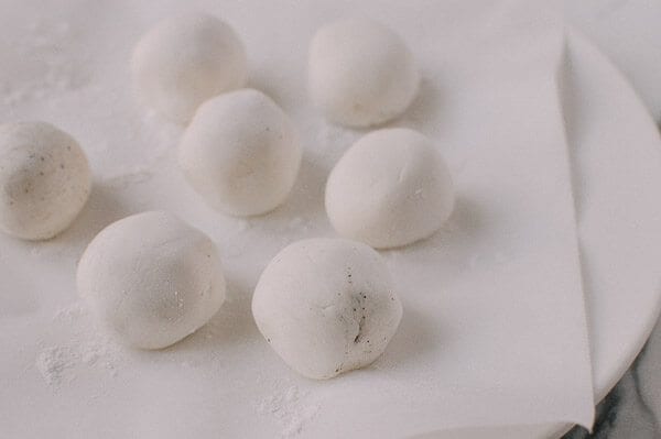 Tang Yuan (Sweet Rice Balls with Black Sesame Filling), by thewoksoflife.com