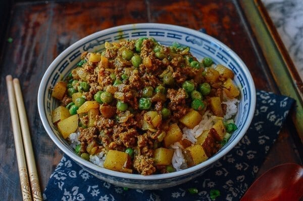 Easy Curry Beef Bowls, by thewoksoflife.com