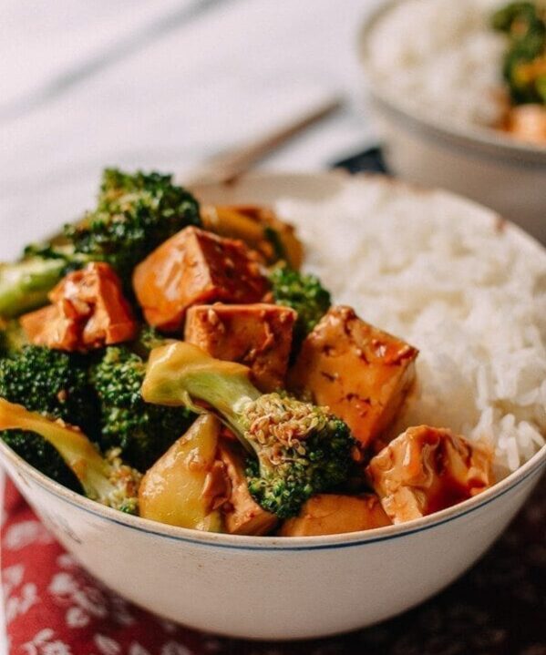 Broccoli Tofu Bowls with Rice, thewoksoflife.com