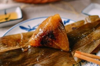 Alkaline Rice Jianshui Zong (Alkaline Rice Dumplings - 碱水粽) - The Woks of Life