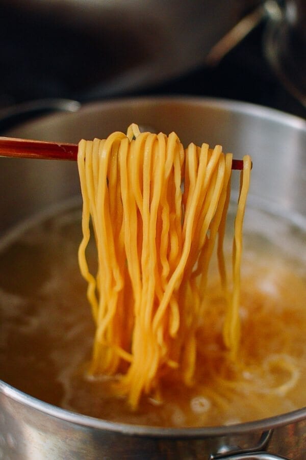Best Lo Mein Recipe - Lo Mein Noodles, by thewoksoflife.com