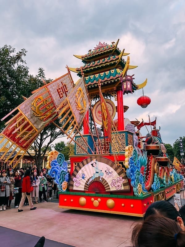 Disney Shanghai Parade by thewoksoflife.com