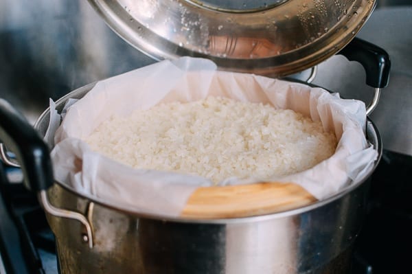 Steamed glutinous rice, thewoksoflife.com
