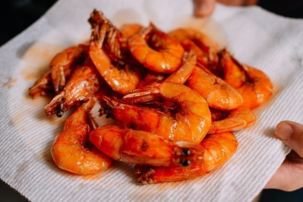 Fried whole shrimp, thewoksoflife.com