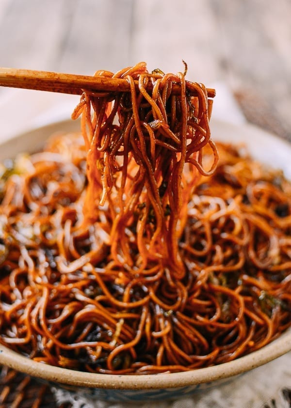 Shanghai Scallion oil noodles, thewoksoflife.com