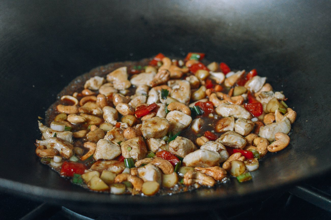 making cashew chicken stir-fry