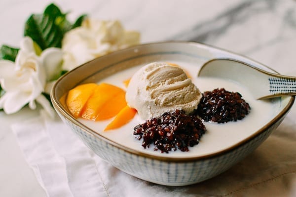 Thai Black Sticky Rice and Mango Dessert, thewoksoflife.com