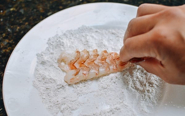 Dredging shrimp in flour, thewoksoflife.com