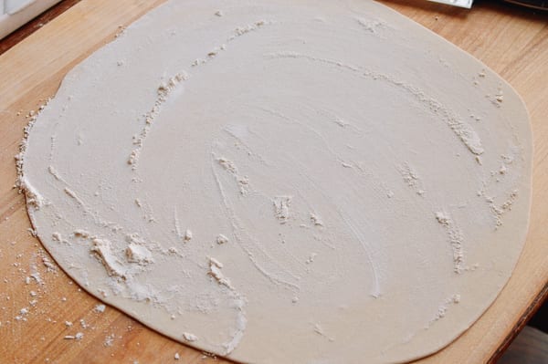 Flouring dough sheet, thewoksoflife.com