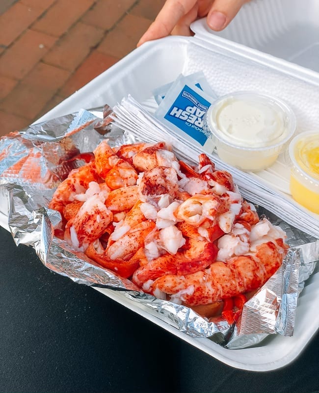 Red's Eats Lobster Roll, thewoksoflife.com