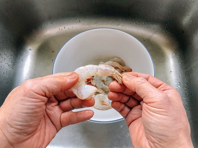 How to Peel Shrimp, thewoksoflife.com