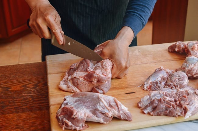 How to cut pork shoulder, thewoksoflife.com