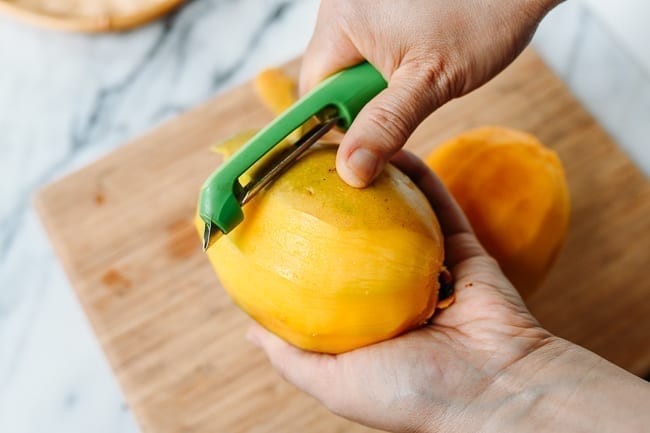 Peeling mango, thewoksoflife.com
