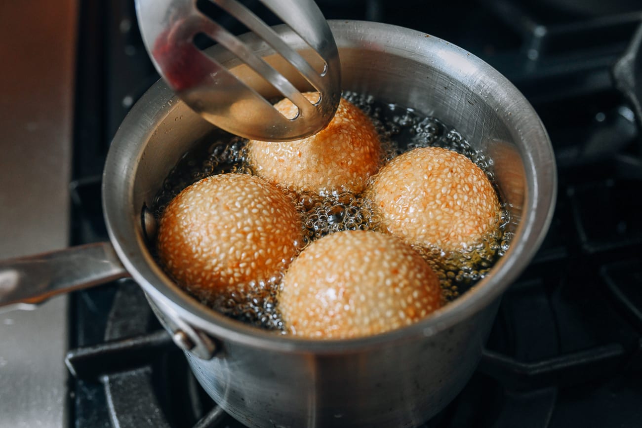Chinese fried sesame balls in oil