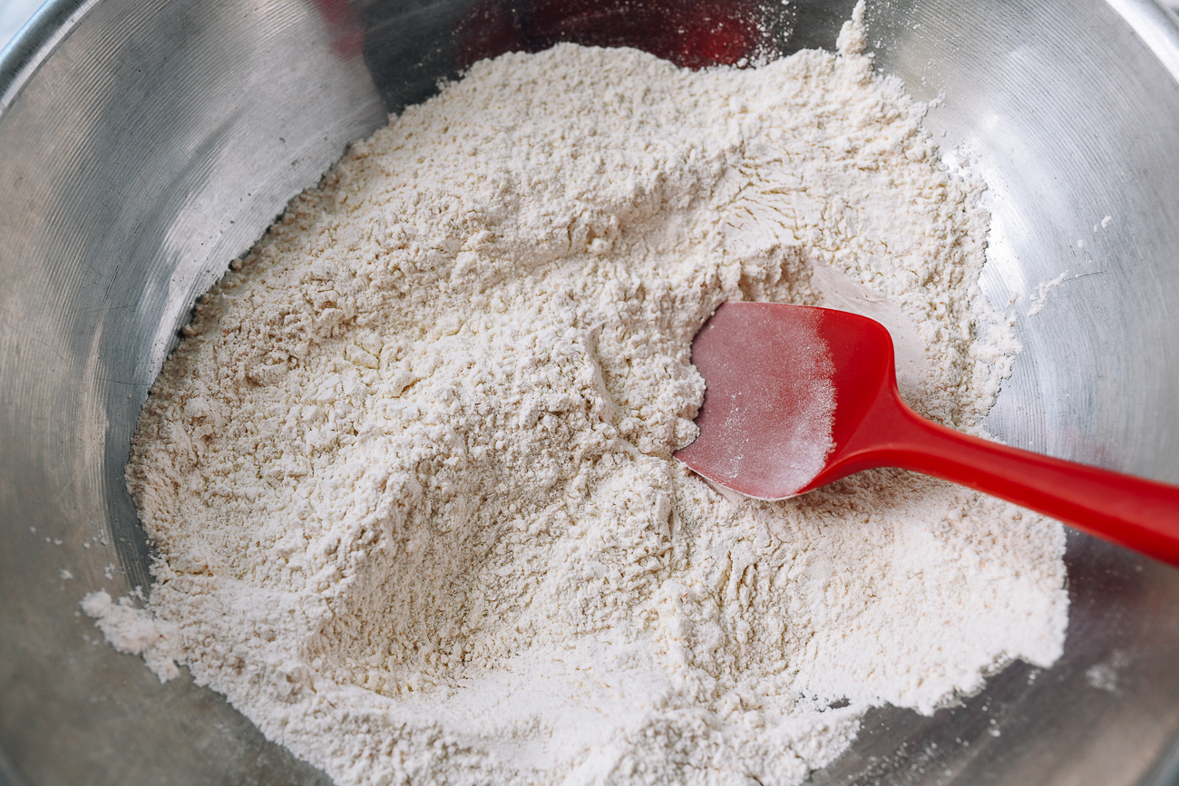 Mixing bread flour and whole wheat flour together