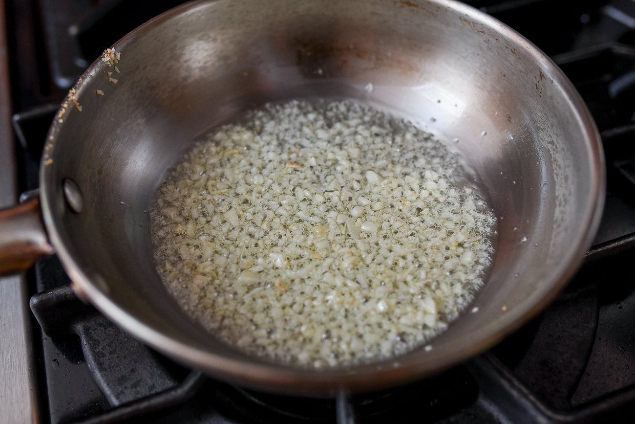 Minced garlic and oil in small saucepan