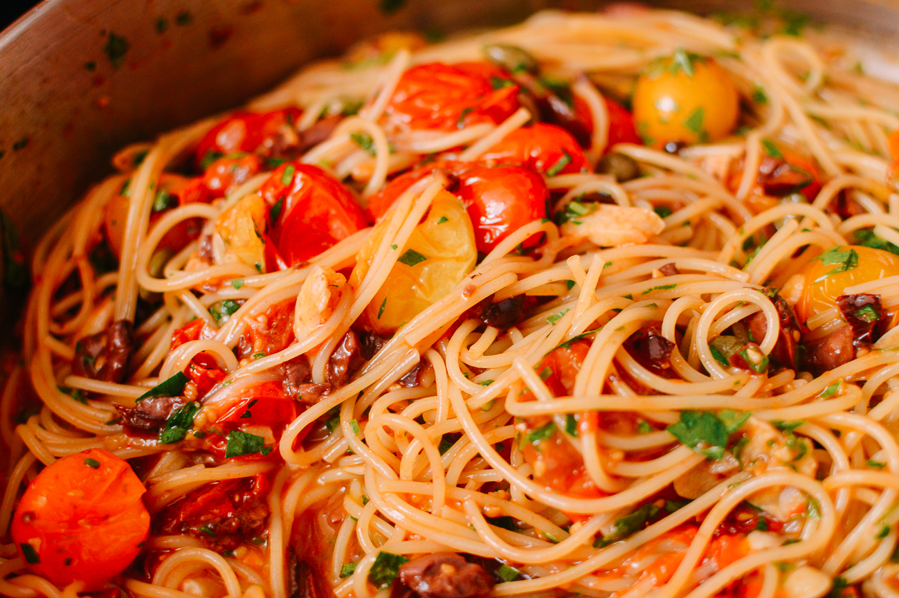 Spaghetti with roasted cherry tomatoes 