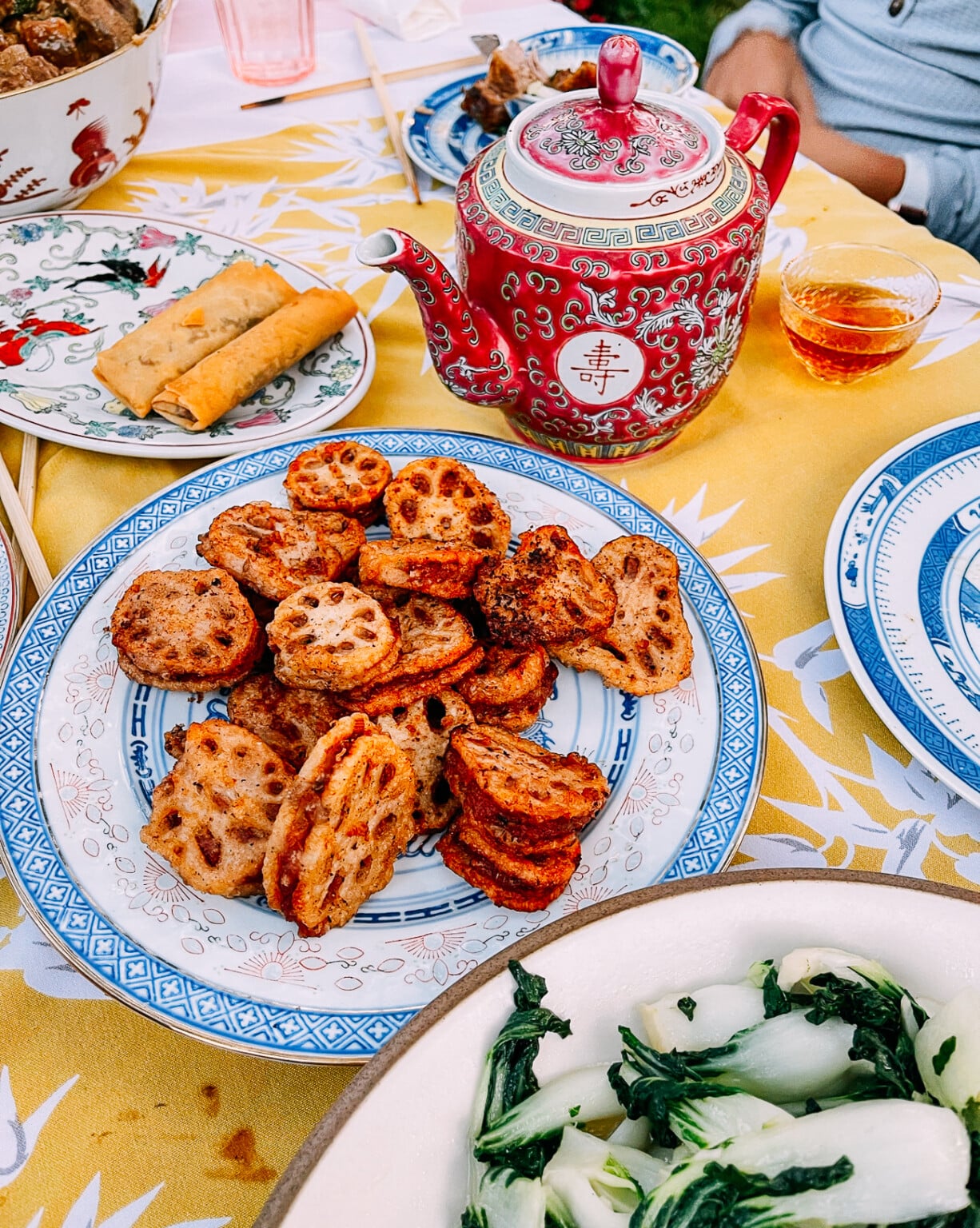 How to Celebrate Mid-Autumn Festival (中秋节) - The Woks of Life