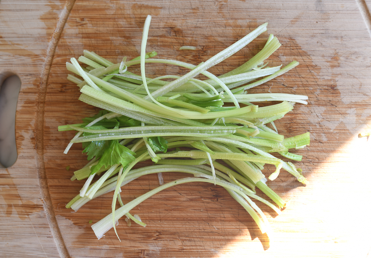 Thin strips of Chinese celery