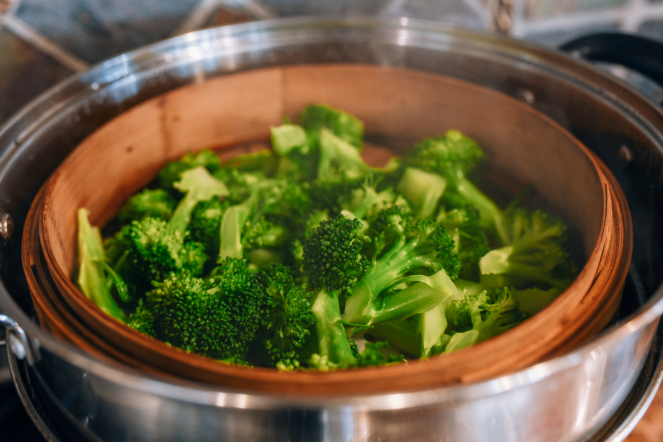 steamed broccoli in bamboo steamer