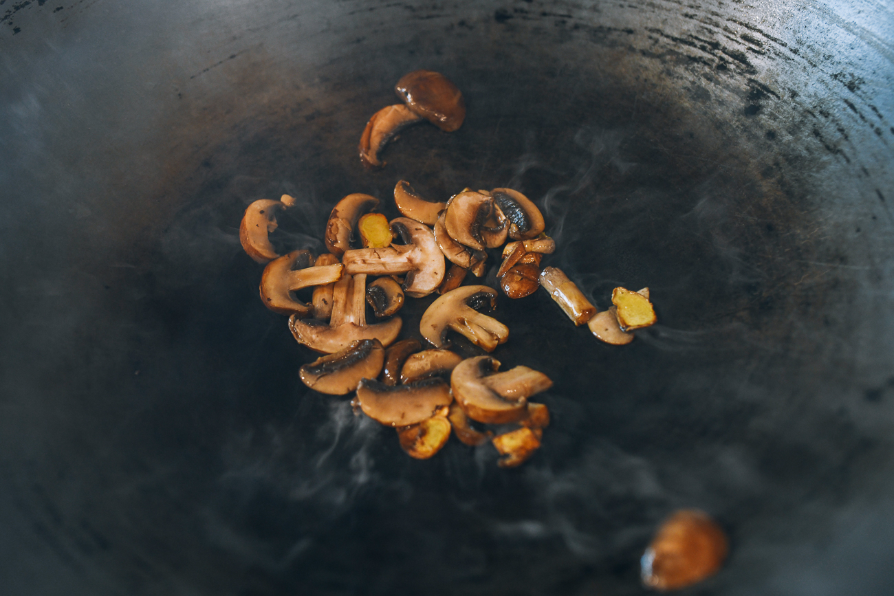 ginger and mushrooms in wok
