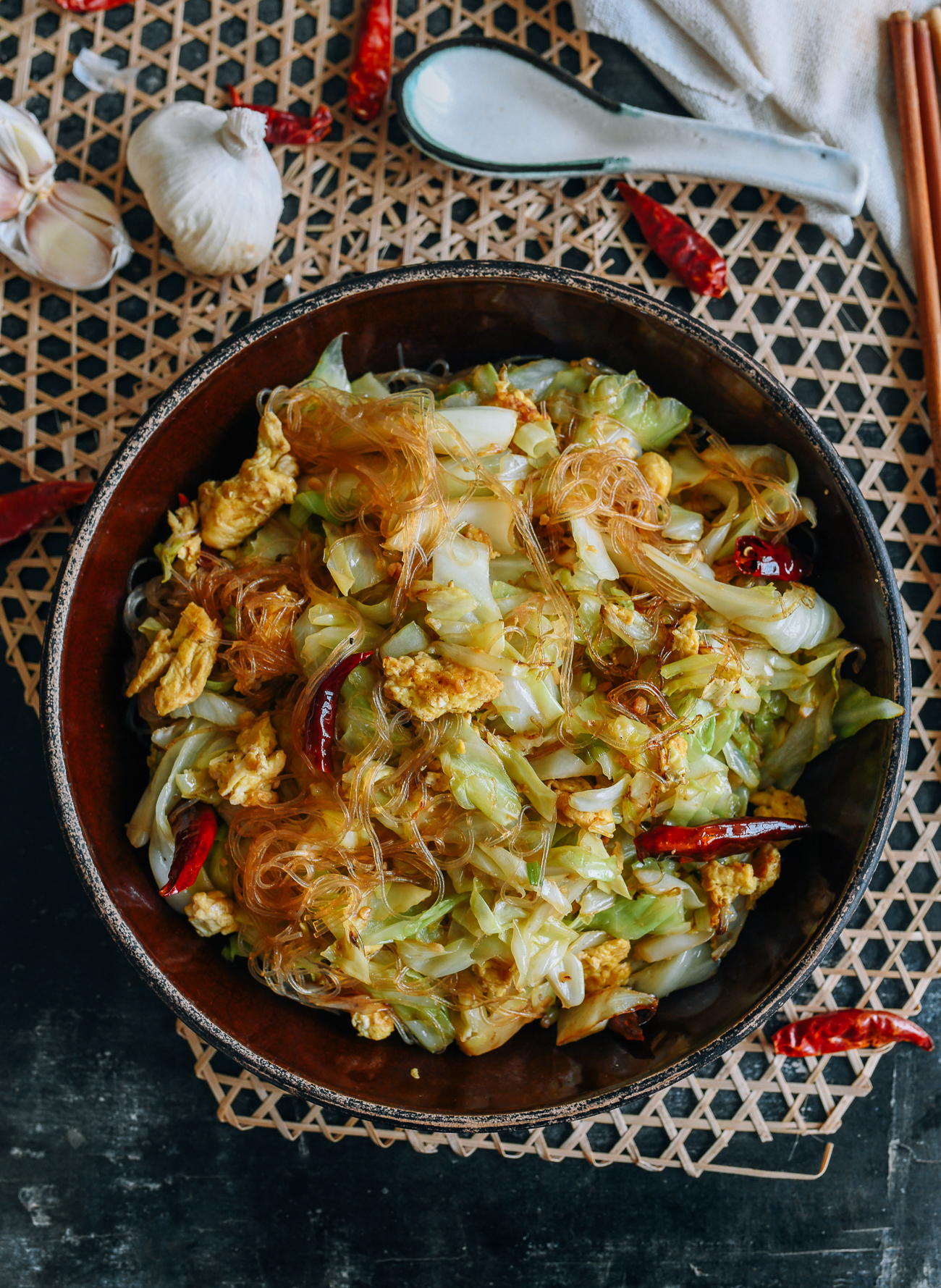 Cabbage stir-fry with noodles and eggs