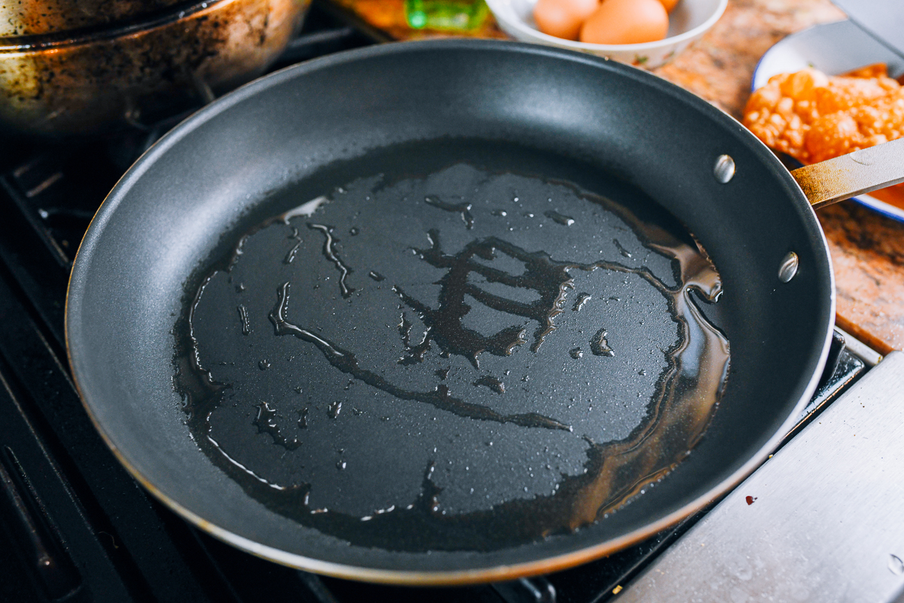 Heating Oil in non-stick pan