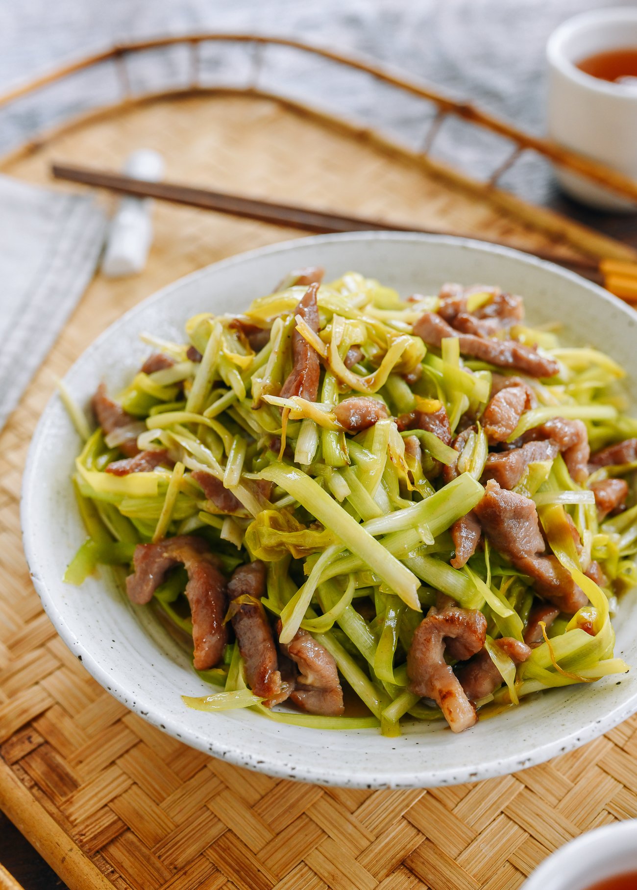 Stir-fried Yellow Chives with Pork