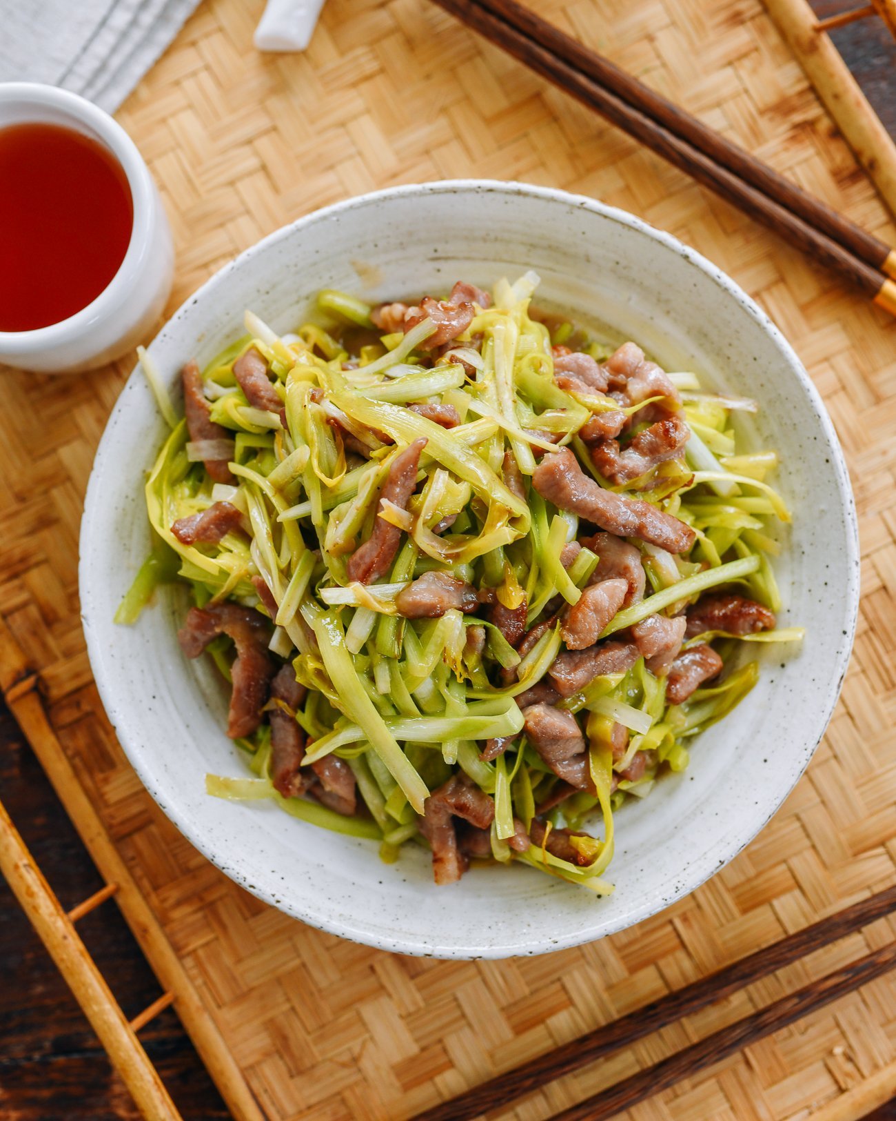 Stir-fried Chinese yellow chives with pork