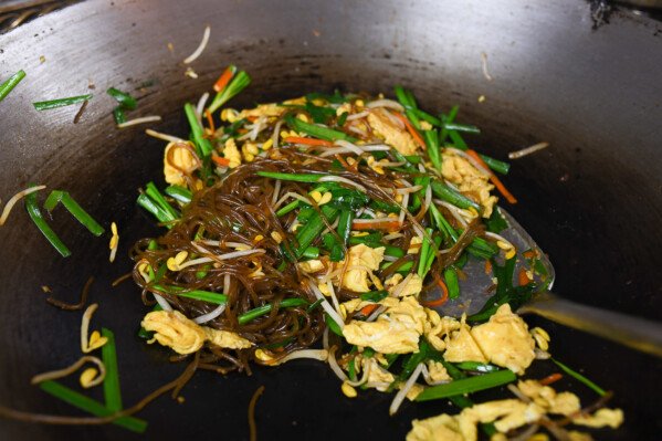 Chao He Cai - 炒合菜 (Harmony Stir-fry) - The Woks of Life