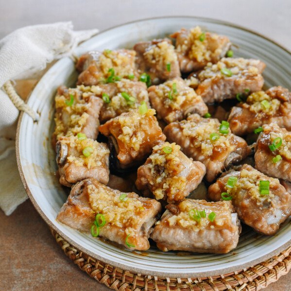 Chinese steamed pork ribs with garlic