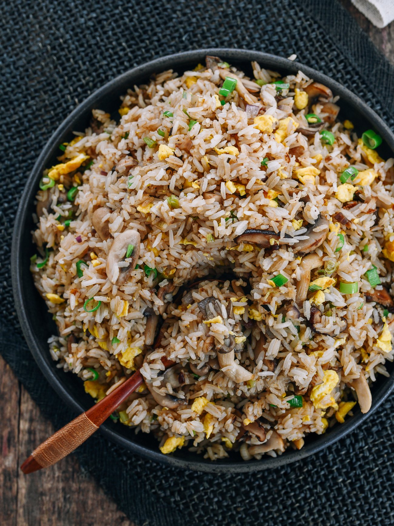 arroz frito con champiñones