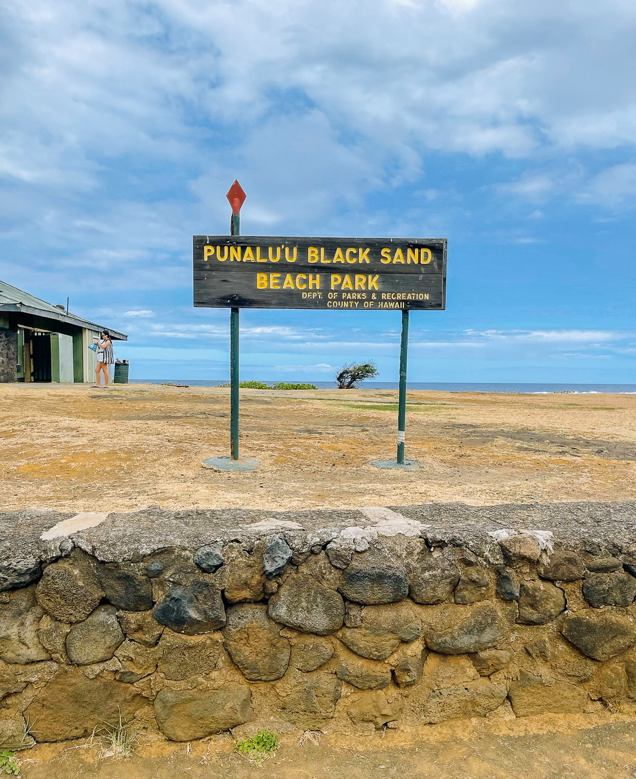 Punalu'u Black Sand Beach sign
