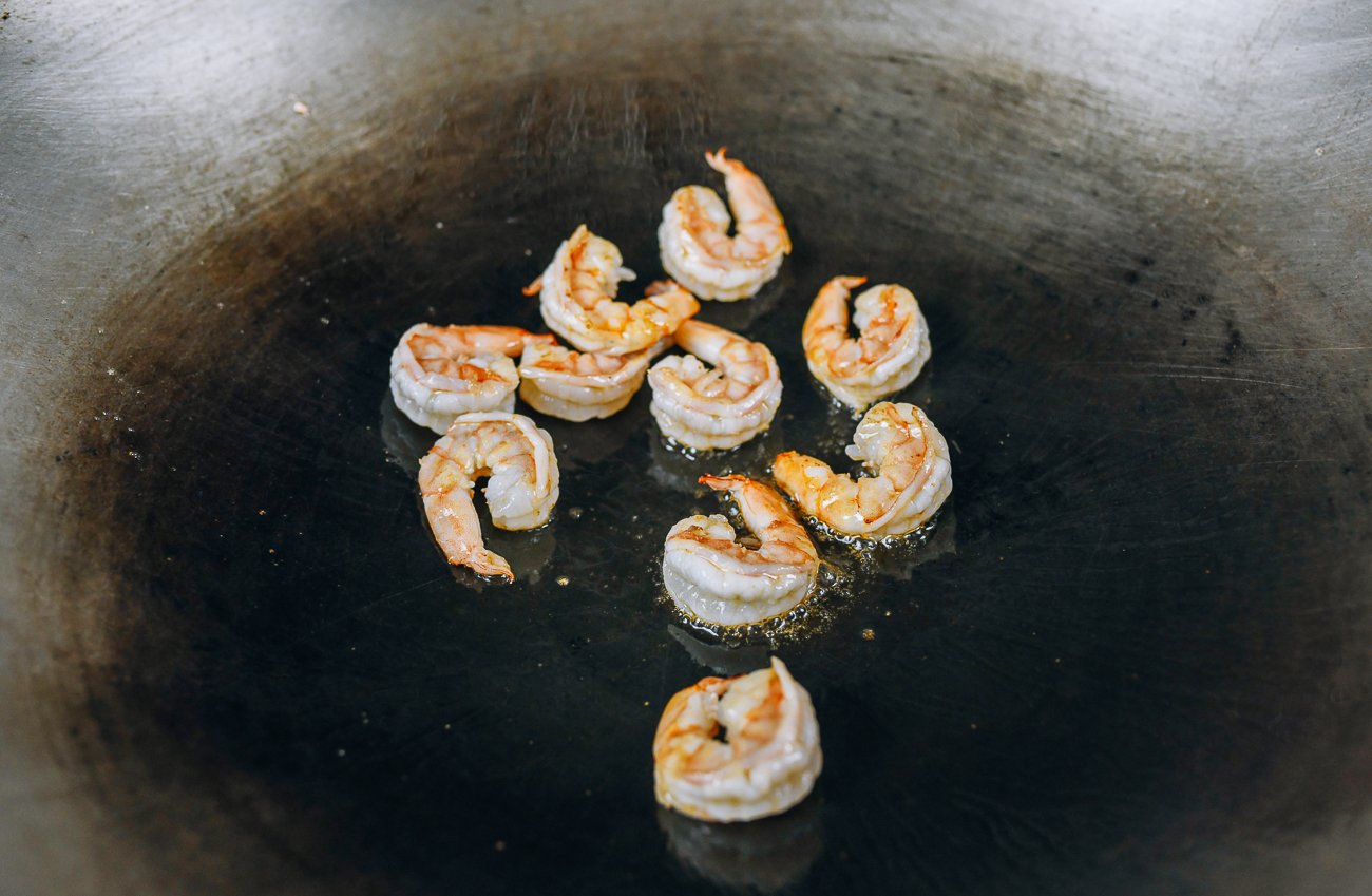searing shrimp in wok