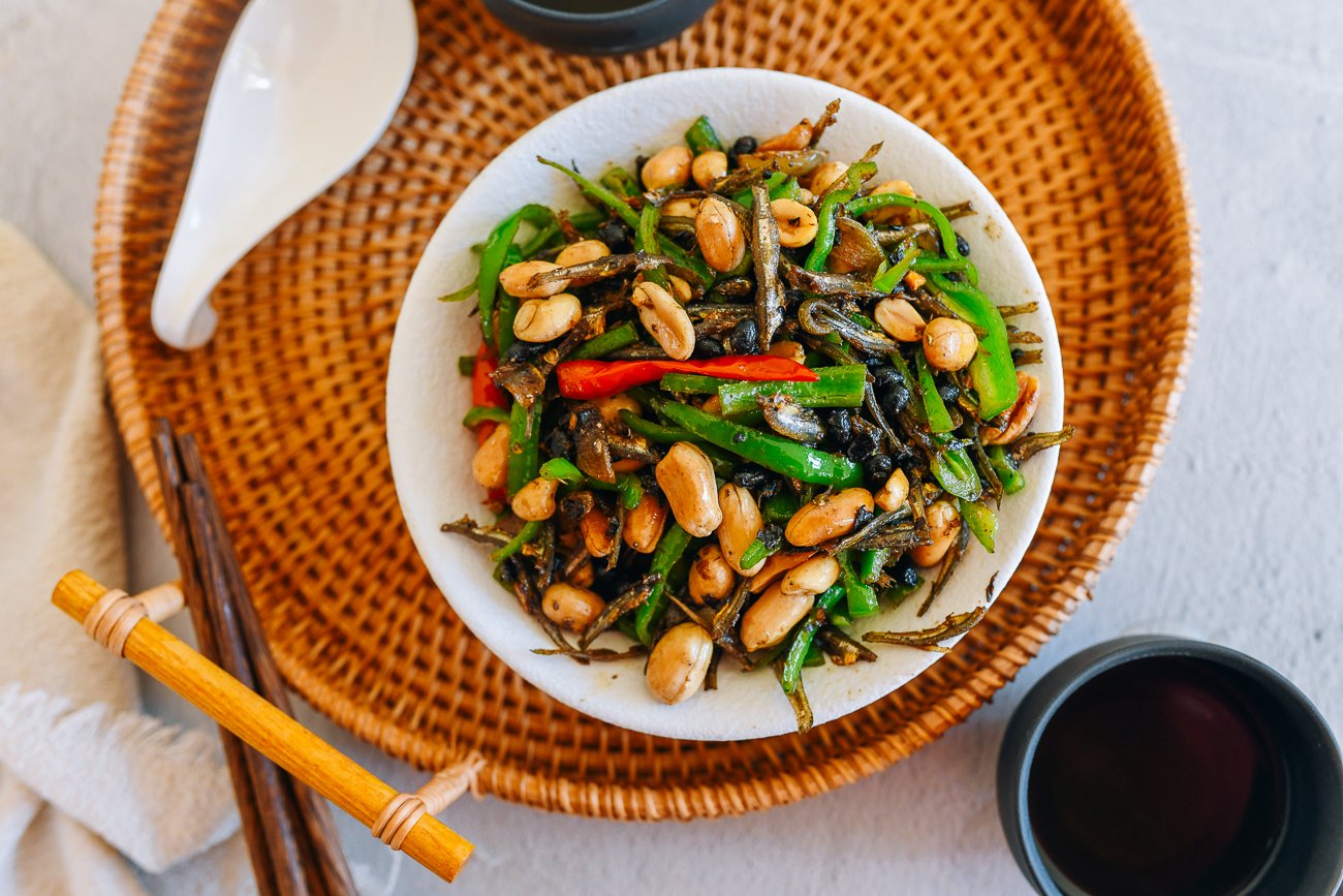 Chinese stir-fried anchovies and peanuts
