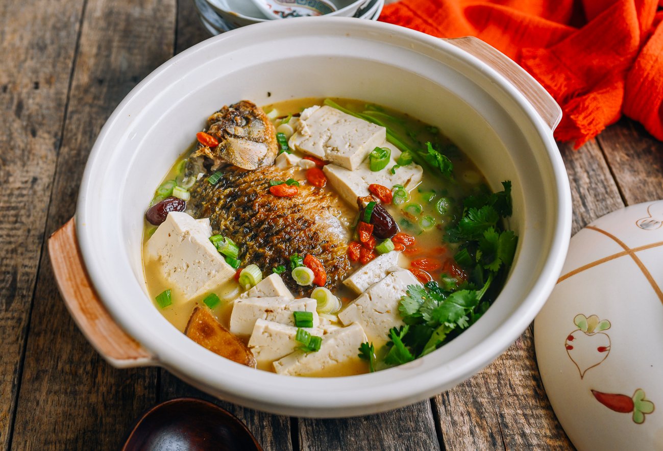 milky fish soup with tofu in clay pot