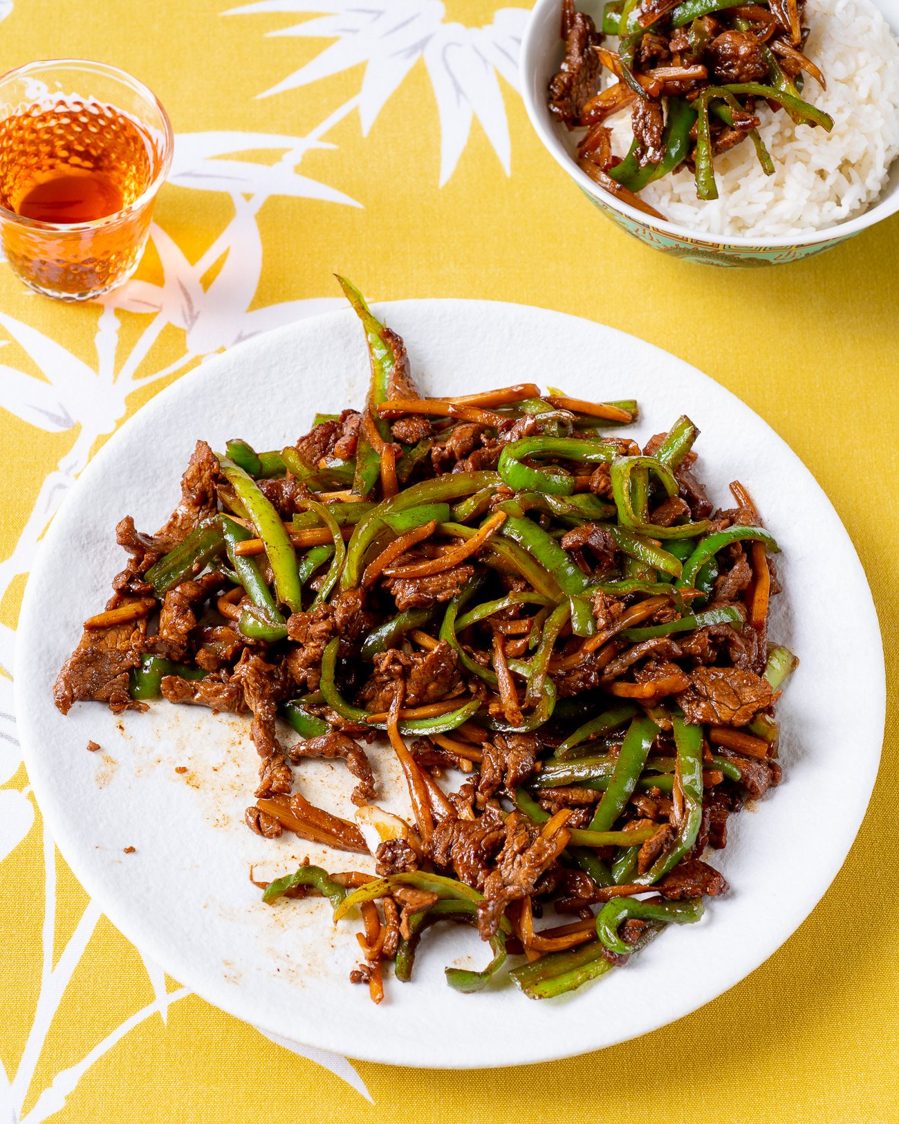 Chinese stir-fried beef with peppers and bamboo shoots