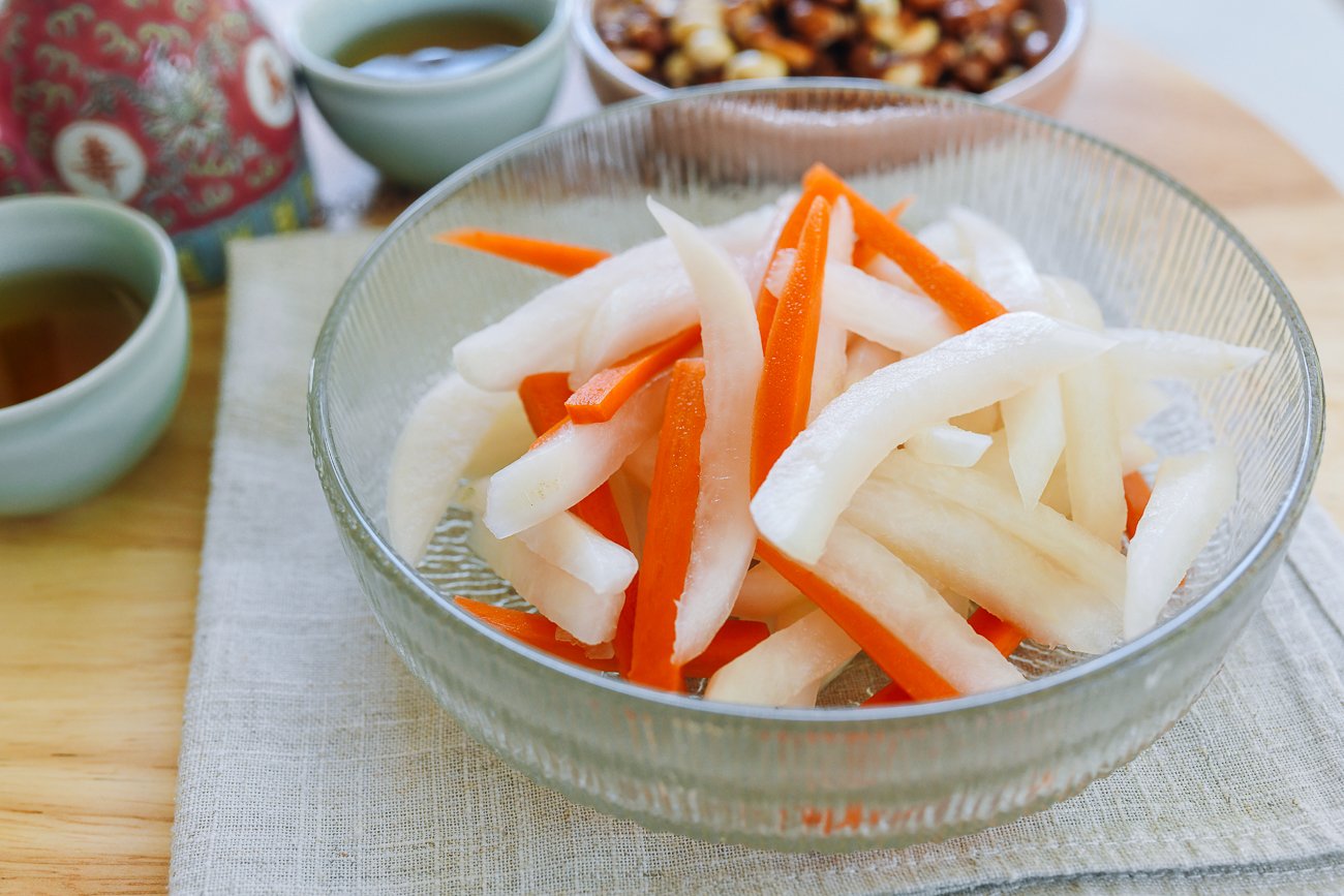 Chinese Pickled Daikon and Carrot