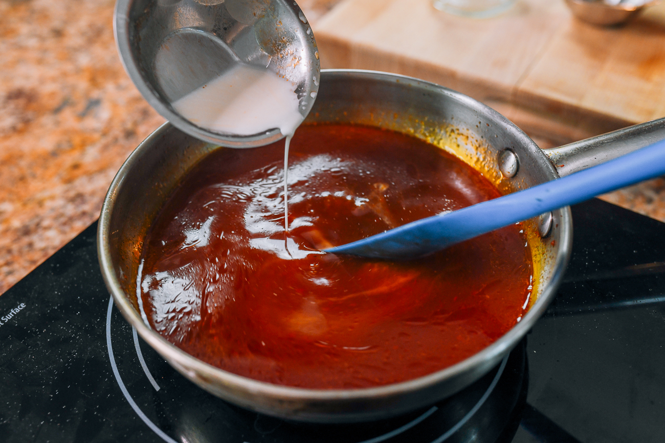 thickening sweet and sour sauce with cornstarch slurry