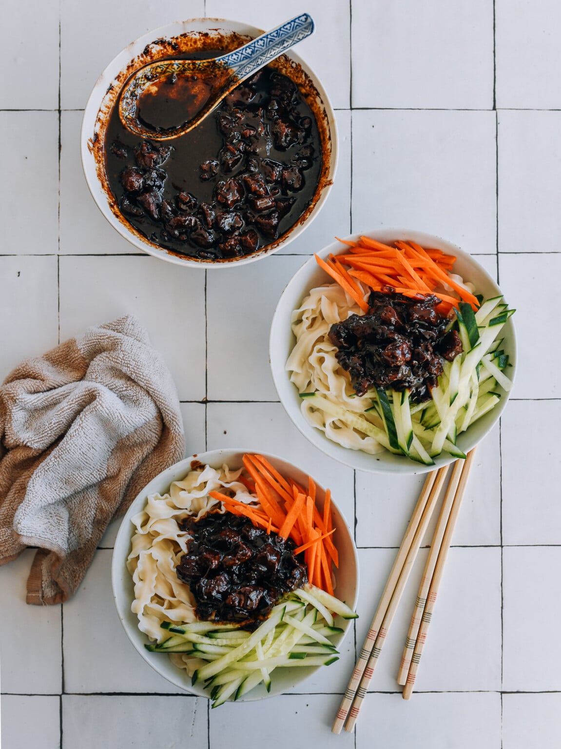 zha-jiang-mian-beijing-fried-sauce-noodles-the-woks-of-life