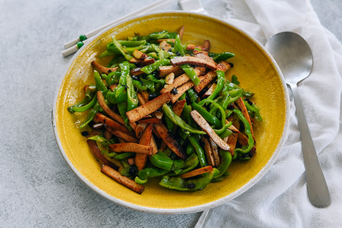 stir-fried pressed tofu with peppers and fermented black beans