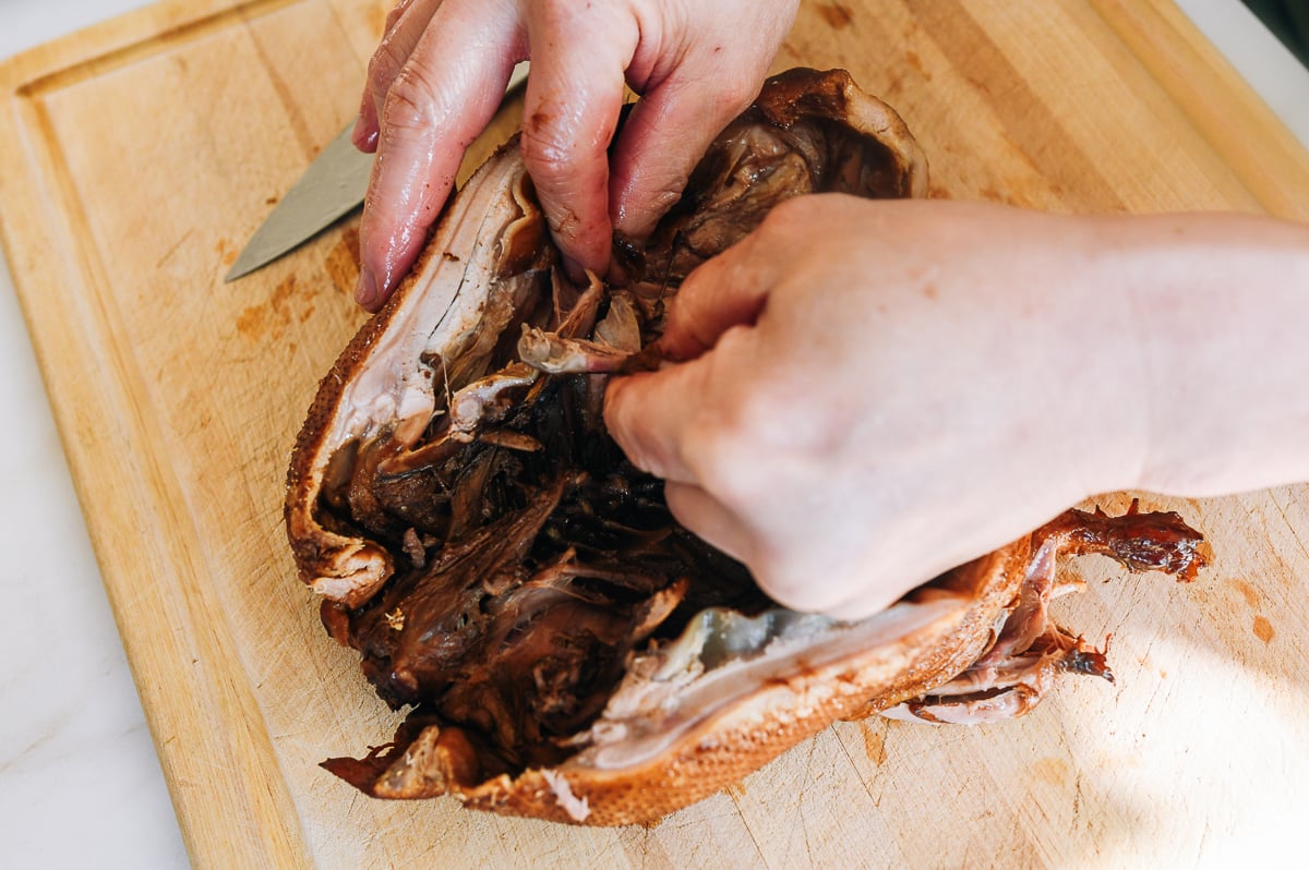 removing rib bones from braised duck